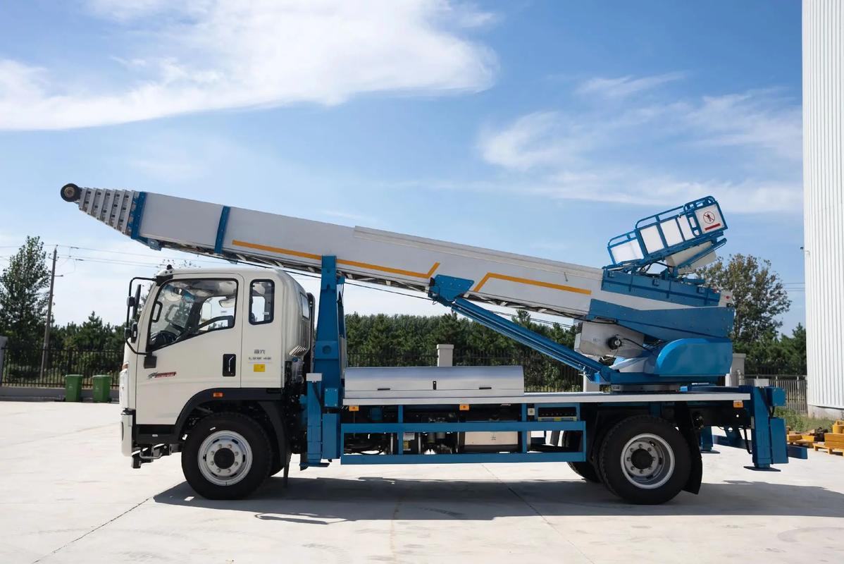 江苏云梯上料车租赁费用