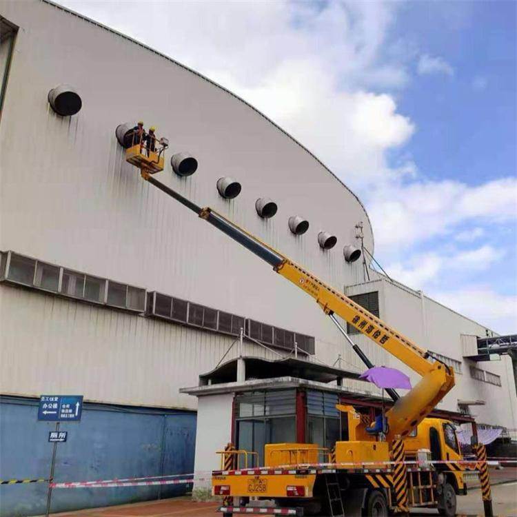 江苏高空作业车出租服务：专业广告牌安装解决方案