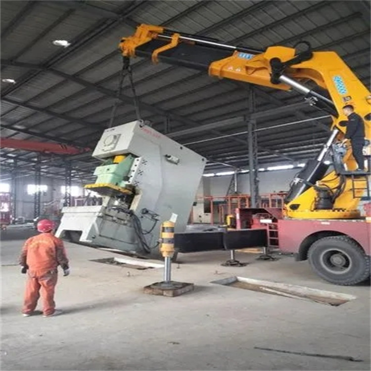 江苏80吨折臂吊车出租附近电话