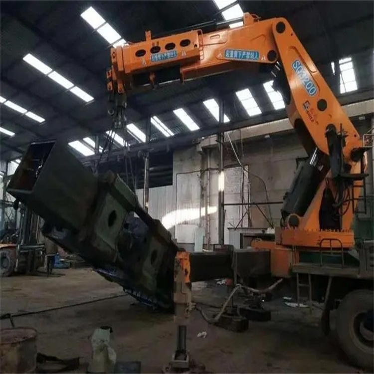 江苏130吨折臂吊车出租吊机租赁附近电话